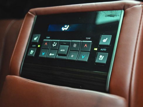 Used 2017 Lexus LX 570 4WD image 33