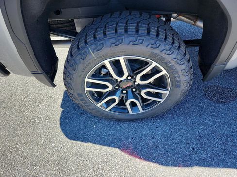 New 2026 GMC Sierra 1500 AT4 w/ AT4 Premium Package AWD/4WD image 5