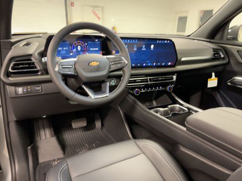New 2026 Chevrolet Traverse LT w/ Sun and Wheel Package image 28