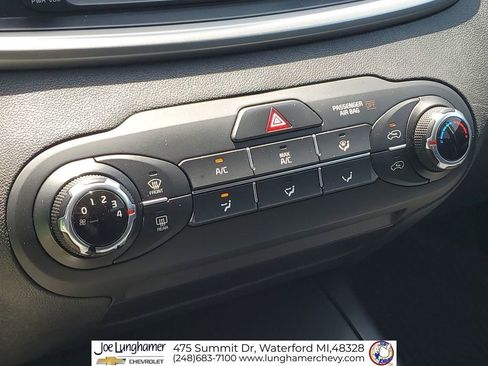 Used 2020 Kia Sorento LX AWD/4WD image 17