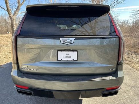 Used 2024 Cadillac Escalade Sport Platinum w/ LPO, ONYX Package image 32