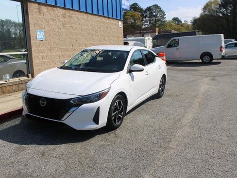 Used 2024 Nissan Sentra SV image 3