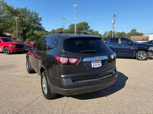 Used 2015 Chevrolet Traverse LT FWD image 3
