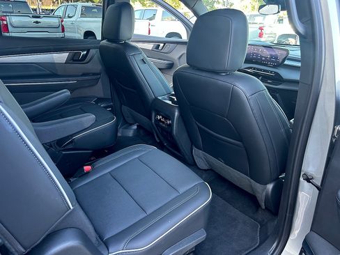 Used 2026 Buick Enclave Preferred FWD image 32