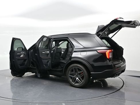 Used 2025 Ford Explorer ST w/ Sun And Sound Package image 26