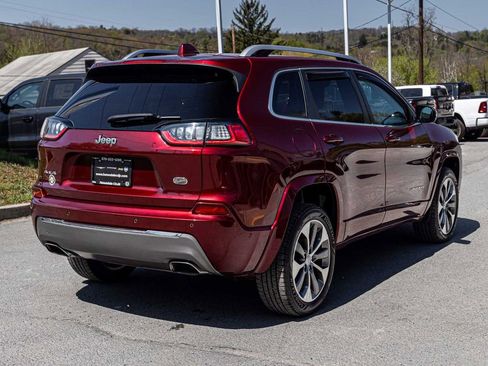 Used 2019 Jeep Cherokee Overland w/ Technology Group AWD/4WD image 4