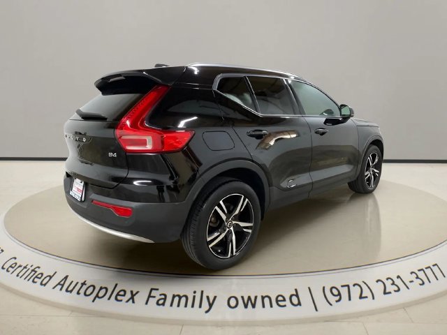 Used 2023 Volvo XC40 B4 Core w/ Convenience Package FWD image 5