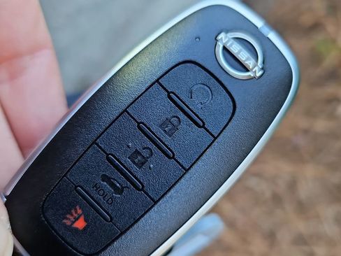 Used 2024 Nissan Pathfinder SV w/ SV Premium Package image 40