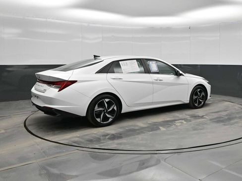 Used 2023 Hyundai Elantra Limited image 8