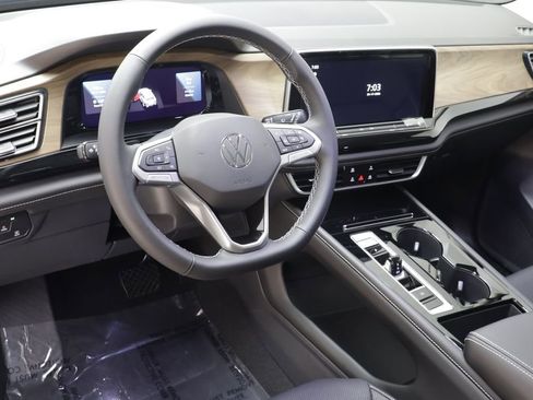 New 2026 Volkswagen Atlas SE image 8