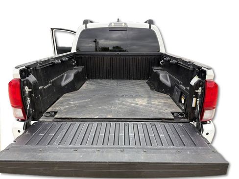 Used 2019 Toyota Tacoma TRD Off-Road image 14