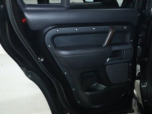 Used 2021 Land Rover Defender 110 X image 31