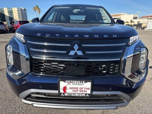 New 2026 Mitsubishi Outlander SE FWD image 2