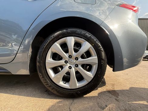 Used 2021 Toyota Corolla LE FWD image 23