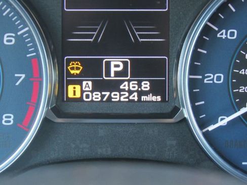 Used 2017 Subaru Crosstrek 2.0i Limited image 39