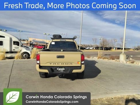 Used 2018 Toyota Tacoma TRD Sport image 4
