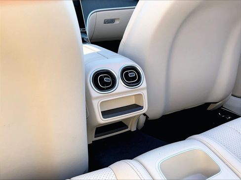 Used 2025 Mercedes-Benz CLE 300 4MATIC Cabriolet image 37