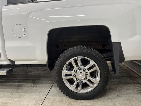 Used 2017 Chevrolet Silverado 2500 High Country w/ Duramax Plus Package image 6