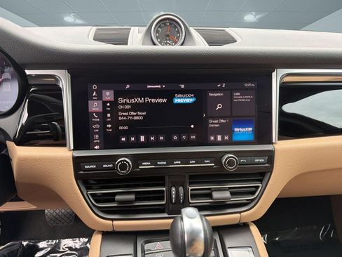 Used 2019 Porsche Macan AWD/4WD image 20