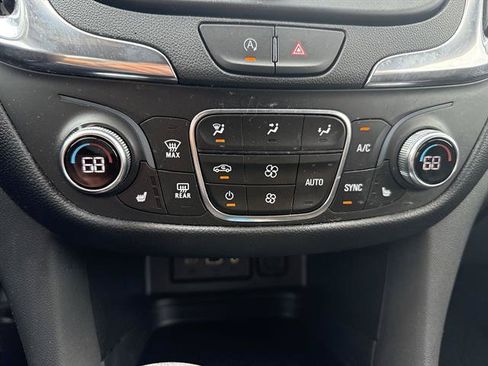 Used 2024 Chevrolet Equinox LT w/ LPO, Floor Liner Package FWD image 17