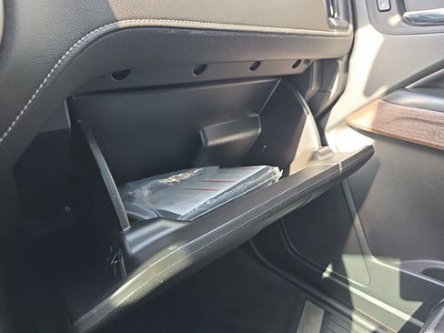 Used 2022 GMC Canyon Denali image 28