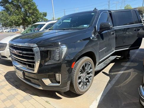 Used 2022 GMC Yukon XL SLT w/ SLT Premium Package image 2