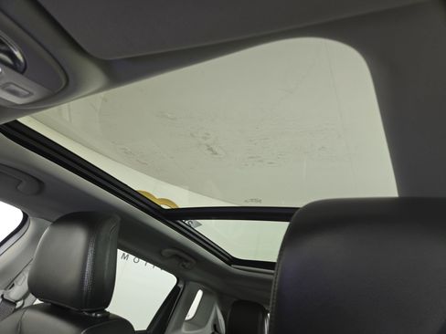 Used 2022 Jeep Compass Trailhawk w/ Trailhawk Elite Group image 22