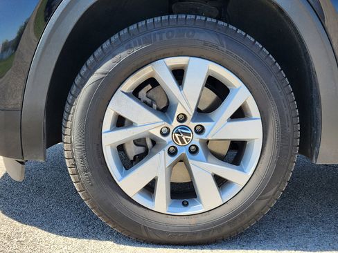 Used 2020 Volkswagen Atlas Cross Sport S image 10