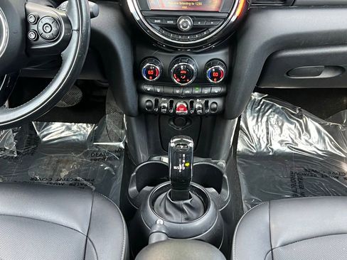 Used 2021 MINI Cooper 4-Door Hardtop image 42