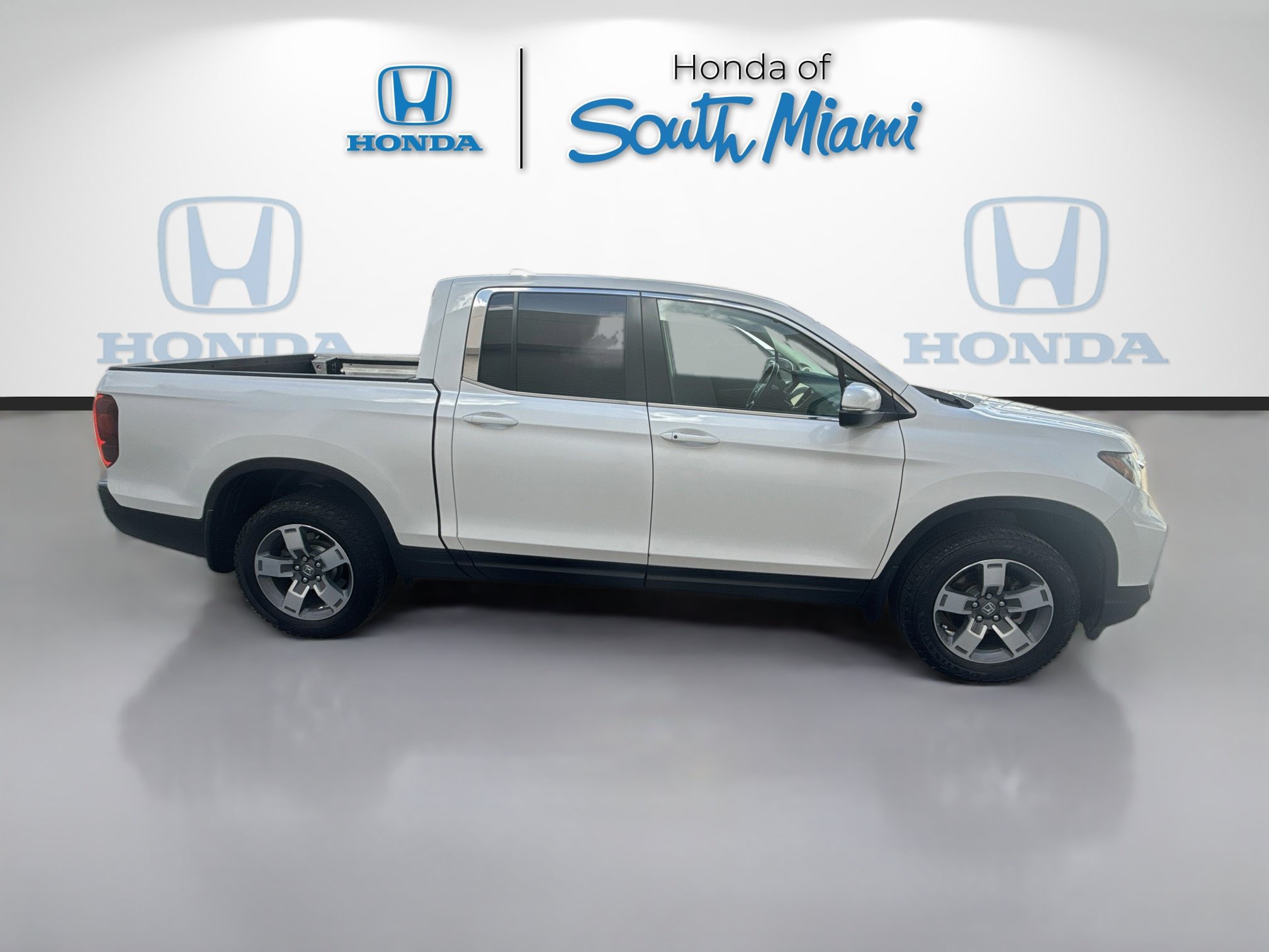 Certified 2025 Honda Ridgeline RTL image 8