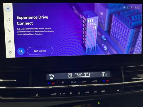 Used 2025 Toyota Sienna XLE image 27