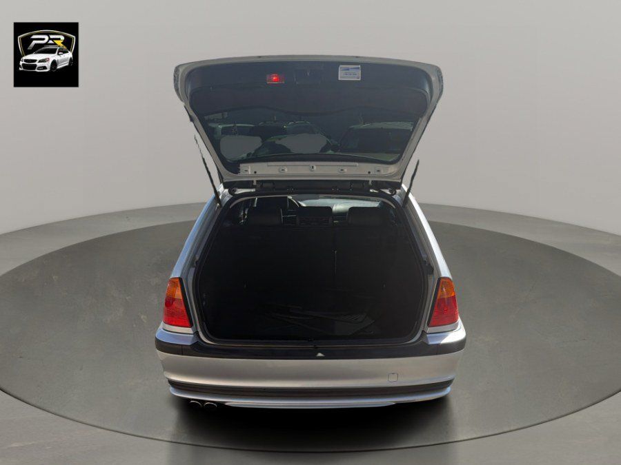 Used 2004 BMW 325i Wagon RWD image 13