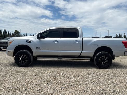 Used 2017 Nissan Titan SV AWD/4WD image 6