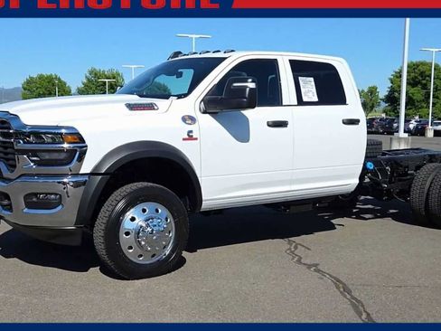 New 2026 RAM 5500 Tradesman AWD/4WD image 4