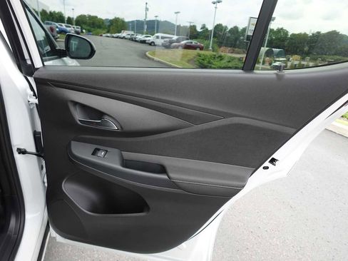 New 2026 Buick Envista Avenir FWD image 24