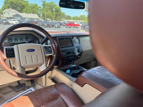 Used 2012 Ford F250 King Ranch w/ King Ranch w/Chrome Pkg image 12