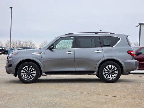 Used 2022 Nissan Armada SL w/ Midnight Edition Package AWD/4WD image 4