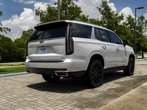 Used 2024 Cadillac Escalade Premium Luxury Platinum w/ LPO, Floor Liner Package AWD/4WD image 9