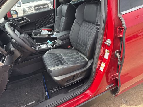 Used 2023 Mitsubishi Outlander SEL image 12