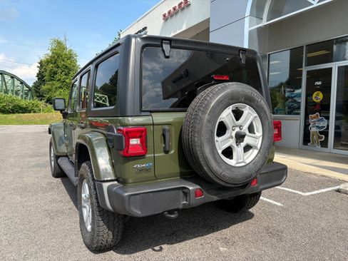 Used 2021 Jeep Wrangler Unlimited Sahara w/ Cold Weather Group AWD/4WD image 9