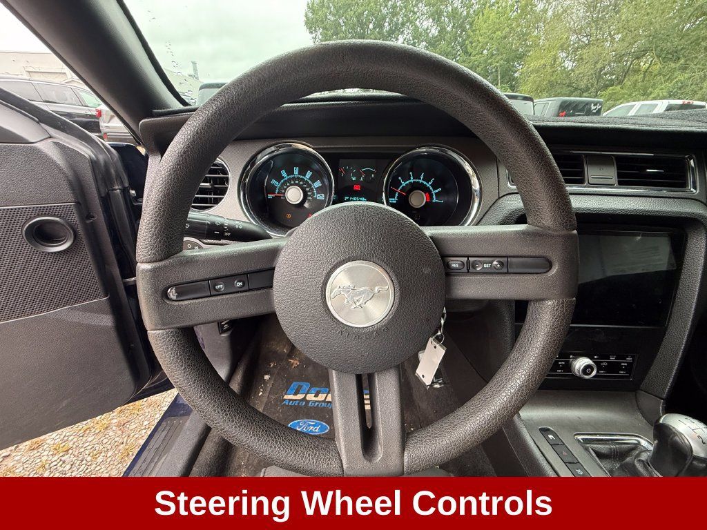 Used 2010 Ford Mustang Coupe RWD image 13
