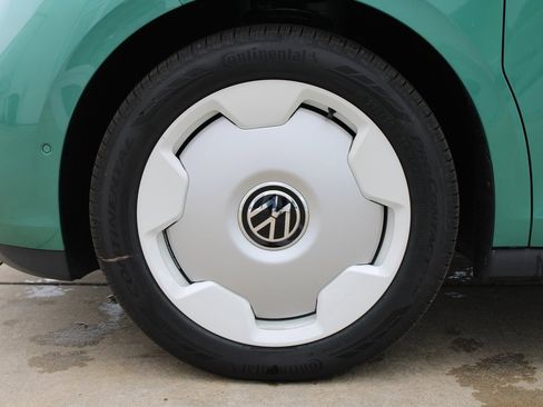 New 2025 Volkswagen ID. Buzz 1st Edition image 21