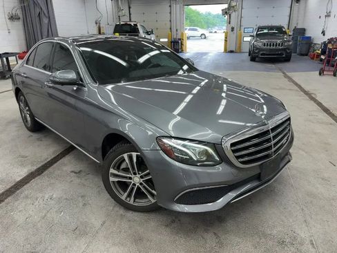 Used 2019 Mercedes-Benz E 300 4MATIC image 4