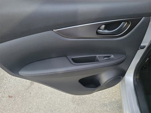 Certified 2022 Nissan Rogue Sport S image 11