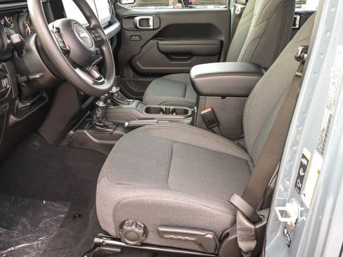 New 2026 Jeep Gladiator Sport image 5