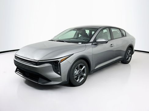 Used 2025 Kia K4 FWD image 3