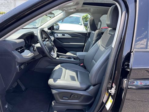 Used 2026 Ford Explorer Active w/ Active Comfort Package AWD/4WD image 12