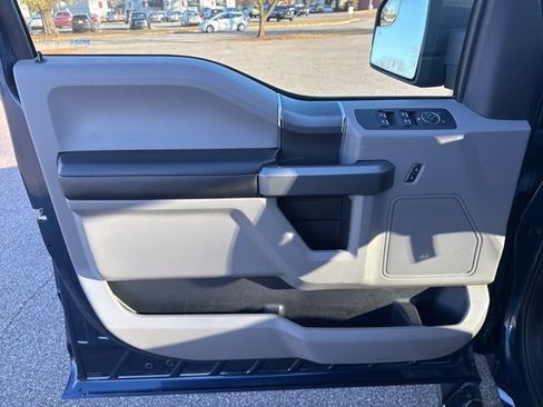 Used 2016 Ford F150 XLT w/ Equipment Group 302A Luxury image 14