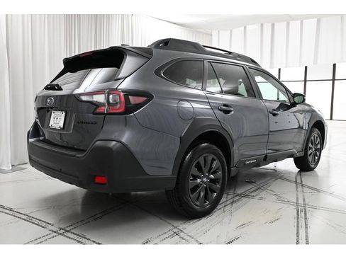 Used 2025 Subaru Outback Onyx Edition AWD/4WD image 7
