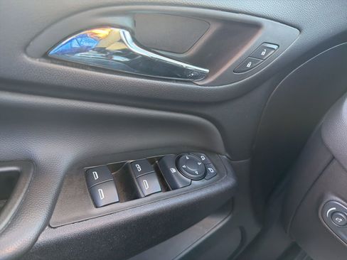 Used 2024 Chevrolet Equinox LT image 21